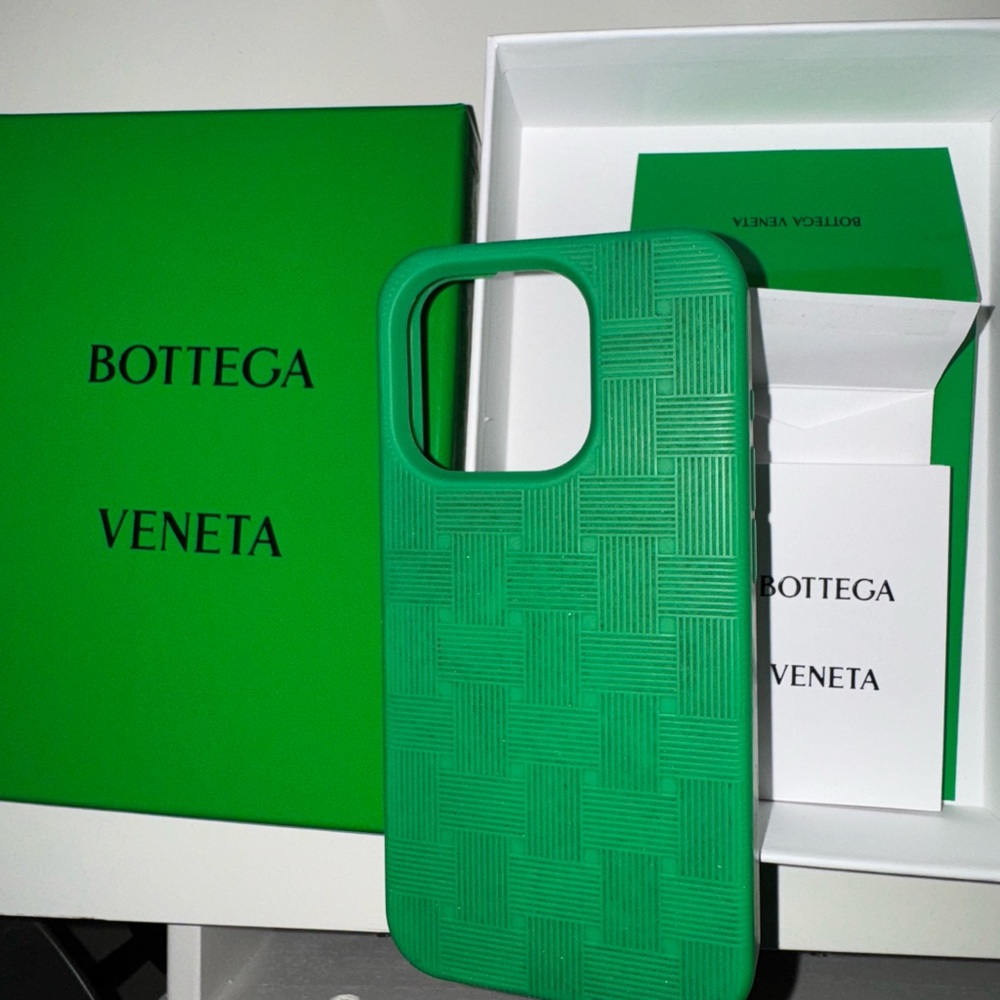Bottega Veneta Green Geometric iPhone 15 PRO